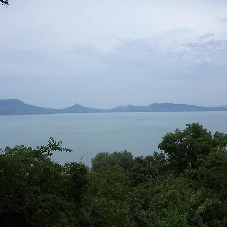 In Fonyod/balaton 18601 Διαμέρισμα